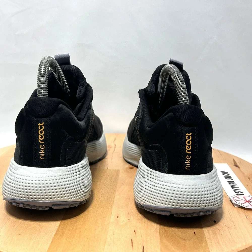 Nike Wmns React Escape Run 'Dark Smoke Grey Metallic Gold Coin' CV3817-005- 7.5